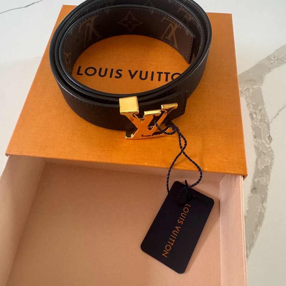 Louis Vuitton 30MM Reversible Monogram/Black Belt with Gold LV Buckle